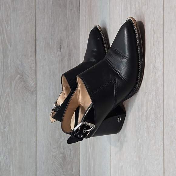 Coach Women Ankle Leather Heels Boots shoes sz 7B - Picture 1 of 15